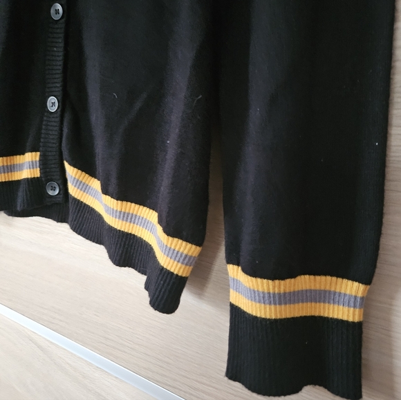 Harry Potter Hufflepuff Cardigan Sweater | Women’s M | Black & Yellow - Picture 3 of 12